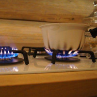 Why smokes a gas stove with a propane tank: basic breakdowns and troubleshooting tips