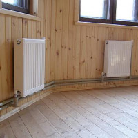 Calefacción a vapor en una casa privada y en una casa de campo basada en una estufa o caldera