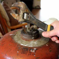 Hur man tar isär en gascylinder: steg för steg instruktioner + försiktighetsåtgärder