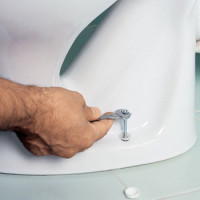 How to remove an old toilet: an overview of the technology for dismantling old plumbing