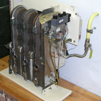 DIY gāzes konvektors: rūpnīcā izgatavotu ierīču uzstādīšanas posmi + pašmāju montāža