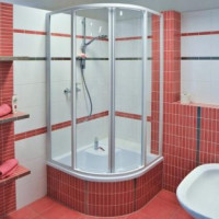 Conexión de una cabina de ducha al alcantarillado y al suministro de agua: instrucciones paso a paso