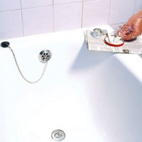 Obnovenie liatinového kúpeľa doma: pokyny krok za krokom