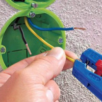 Stripping wires from insulation: methods and specifics of removing insulation from cables and wires