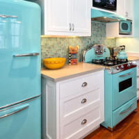 Refrigerator and gas stove in the kitchen: the minimum distance between appliances and placement tips