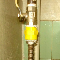 Ang dielectric insert para sa gas: mga uri ng mga pagkabit ng gas at mga tip sa pag-install