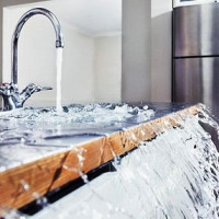 Jak czyścić rury kanalizacyjne w prywatnym domu: odmiany zatorów i metody czyszczenia