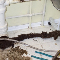 Kaip pašalinti užsikimšimą vonios kambaryje: geriausių kanalizacijos valymo būdų apžvalga