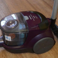 Overview of the Philips FC 8472/01 PowerPro Compact Vacuum Cleaner: simple design and high power