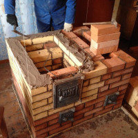 Brick stove for the home: guidelines for choosing the optimal type and examples of routines for independent masters