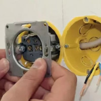 Comment installer un socket dans une cloison sèche: règles d'installation et conseils pour installer un socket