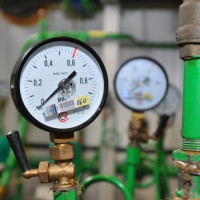 Spiediens privātmājas ūdens apgādes sistēmā: autonomo sistēmu īpatnības + veidi, kā normalizēt spiedienu