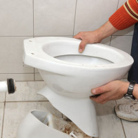 How to replace the toilet: step-by-step instruction on how to replace the toilet with your own hands
