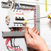 Marquage des disjoncteurs: comment choisir la bonne machine pour le câblage