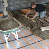 Screed on a warm water floor: a choice of thickness and popular methods of installation