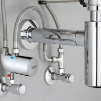 Conexión flexible para el mezclador: cómo elegir + instalar una conexión de fuelle para agua