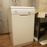 Vue d'ensemble du lave-vaisselle Electrolux ESF9423LMW: un ensemble d'options nécessaires à un prix abordable