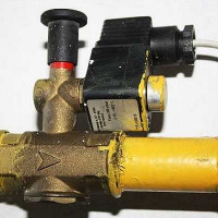 La válvula de tubería de gas en el apartamento: características de elección, instalación y estándares de mantenimiento.
