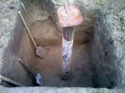 Excavation pit for caisson
