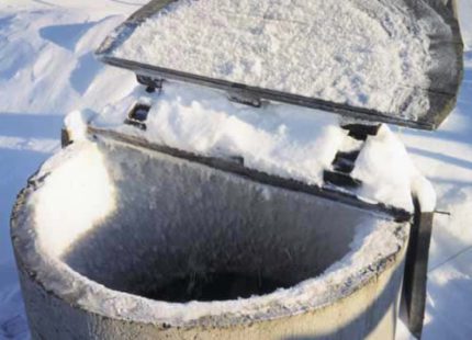 Reinforced concrete well freezing