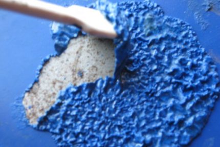 How to remove paint with chemical solvents