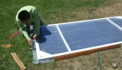 How to close a flat solar collector