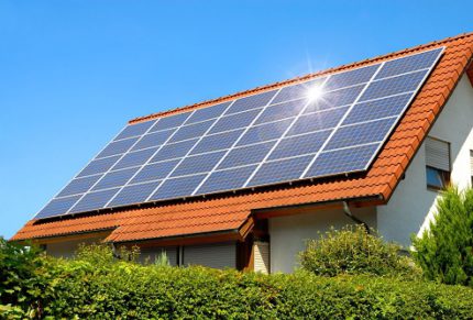 Solární systém z připojených solárních kolektorů