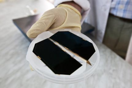 كيف تعمل الألواح الشمسية المصنوعة من السيليكون