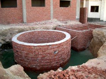 Brick well for autonomous sewage