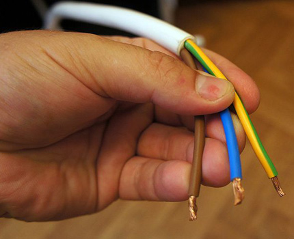 Cablul cu trei nuclee