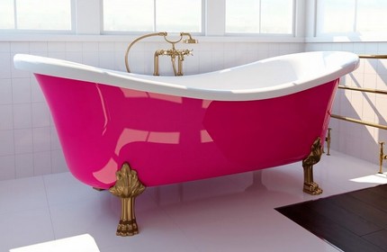 Pink bathtub para sa buhay na buhay na mga natures