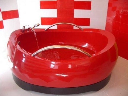 Red bowl for a contrasting interior