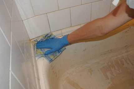 Klargjøring av badekaret for maling