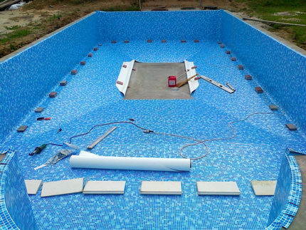 Materiály pro hydroizolační bazény