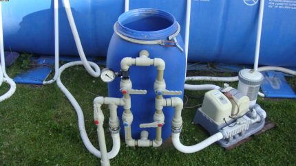 Příklad potrubí pro tlakový filtrační systém