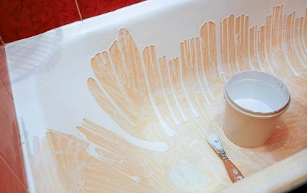 The easiest way to paint a cast-iron bath