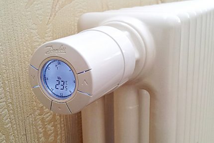 Temperature controller for radiators
