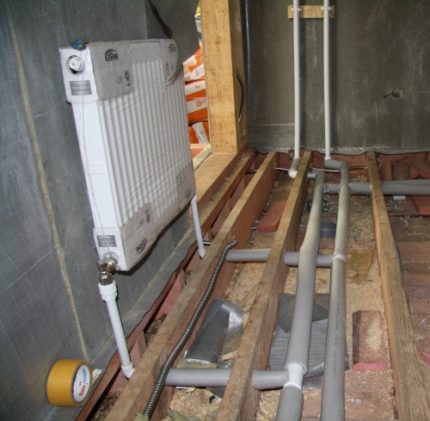 Location of pipes under the floor