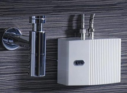 Instantaneous water heater AEG MTD 570