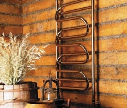 Which heated towel rail is better to choose for a retro-style bathtub
