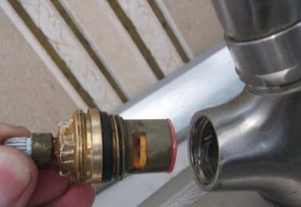 Repair of half-turn valves
