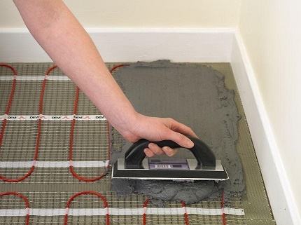 Mounting the heating mat