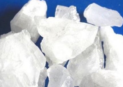 Amonio druskos kristalai