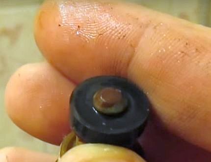 Replacing rubber seal
