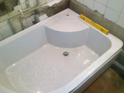 Bath tray