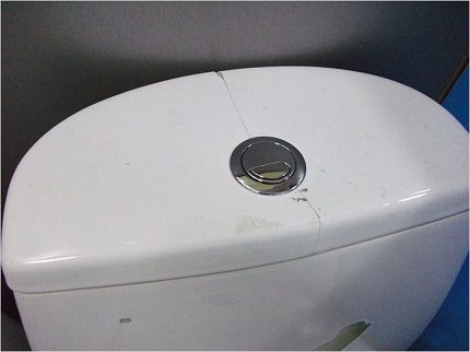 Fissure dans la cuvette des toilettes