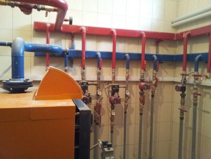 Boiler distribution manifold