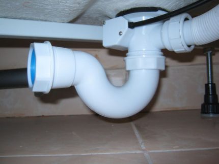 Appearance of installed automatic siphon