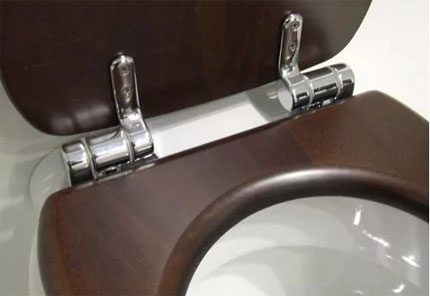 Metal hinges for toilet seats