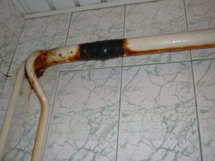 Corrosion des tuyaux de salle de bain